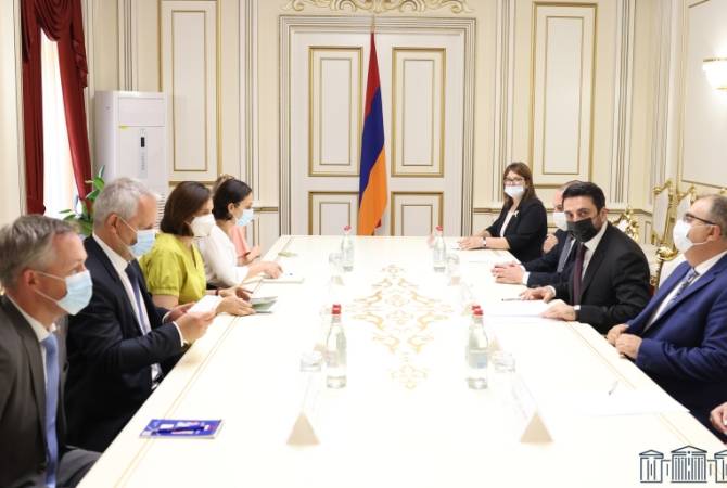 Հայաստանը տարածքային պահանջներ չունի իր հարեւանների հանդէպ. Ալէն Սիմոնեան