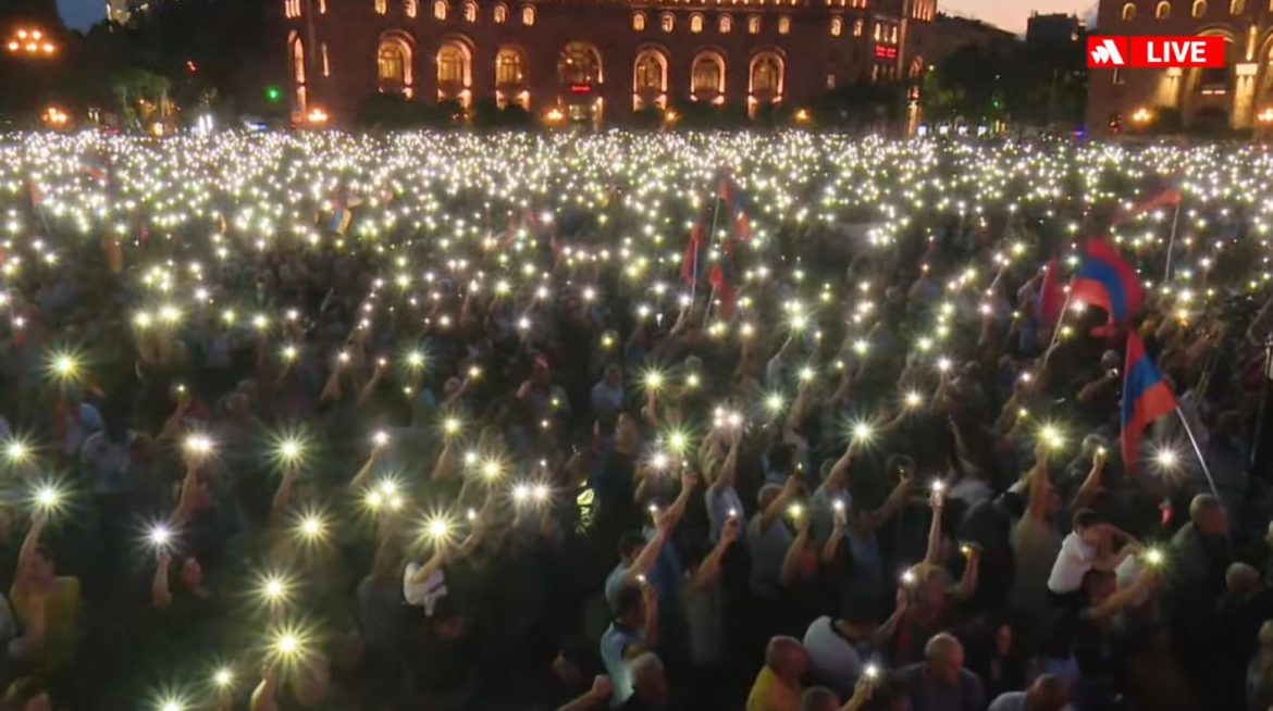 Tens of Thousands of Protesters March to Armenian Parliament Demanding Pashinyan’s Resignation