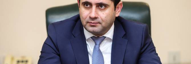 Armenia's Anti-Corruption Commission Member Blocks Fine for Papikyan's Wife