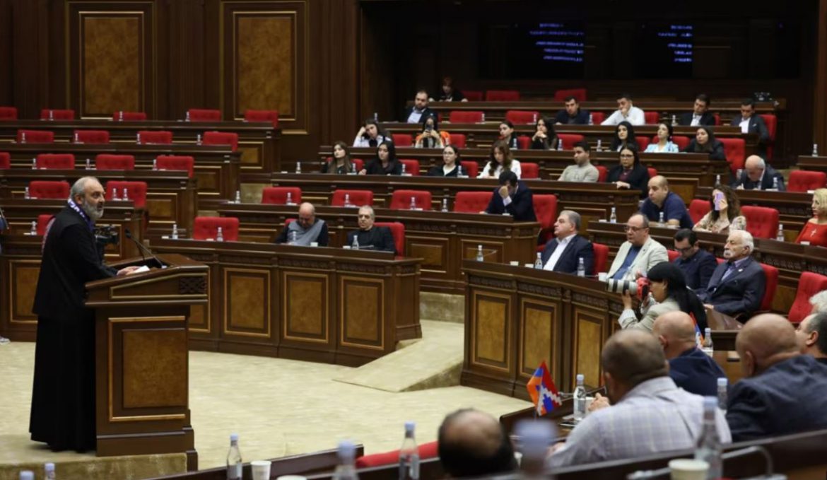 Opposition Condemns Pashinyan’s Undermining of Independence Declaration Amid Azerbaijan’s Peace Demands